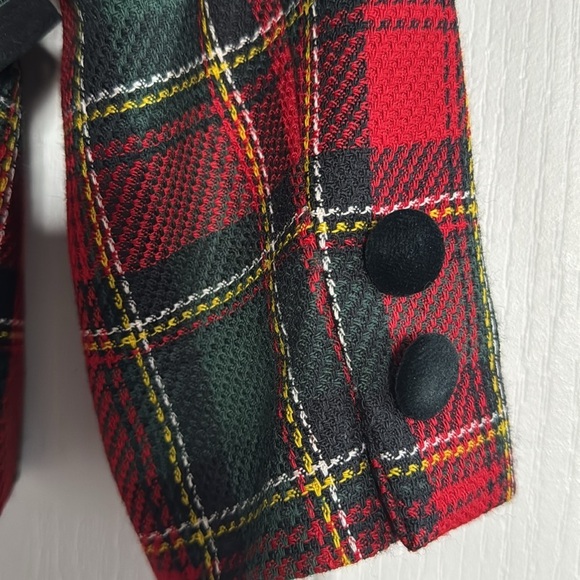 Kasper vintage Plaid Red and Green Women's Jacket. Ptp 20” lenght 22.5” … - Picture 9 of 9